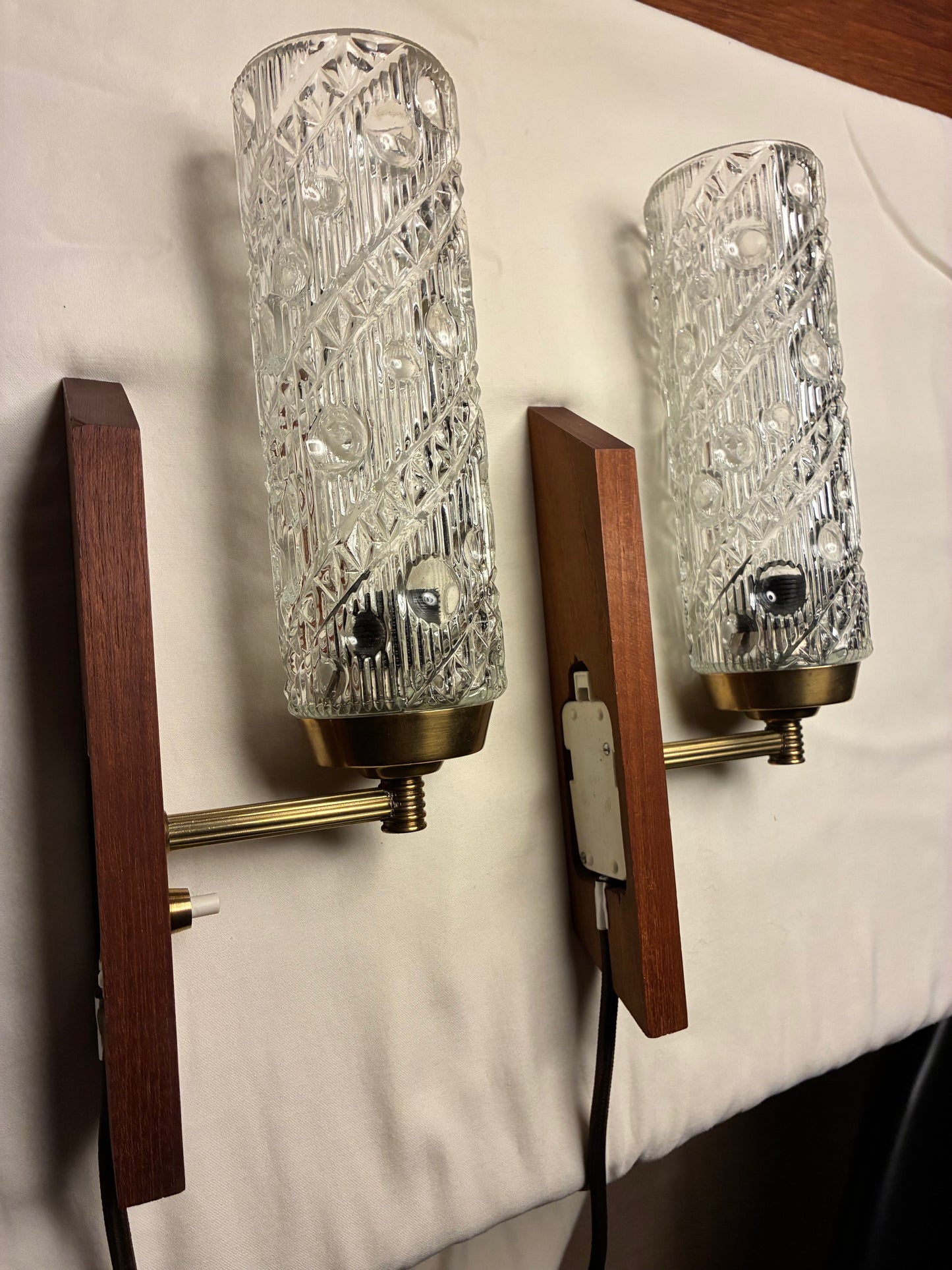 Teak / messing væglamper